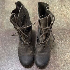 Sorel wedge boots Distressed Leather